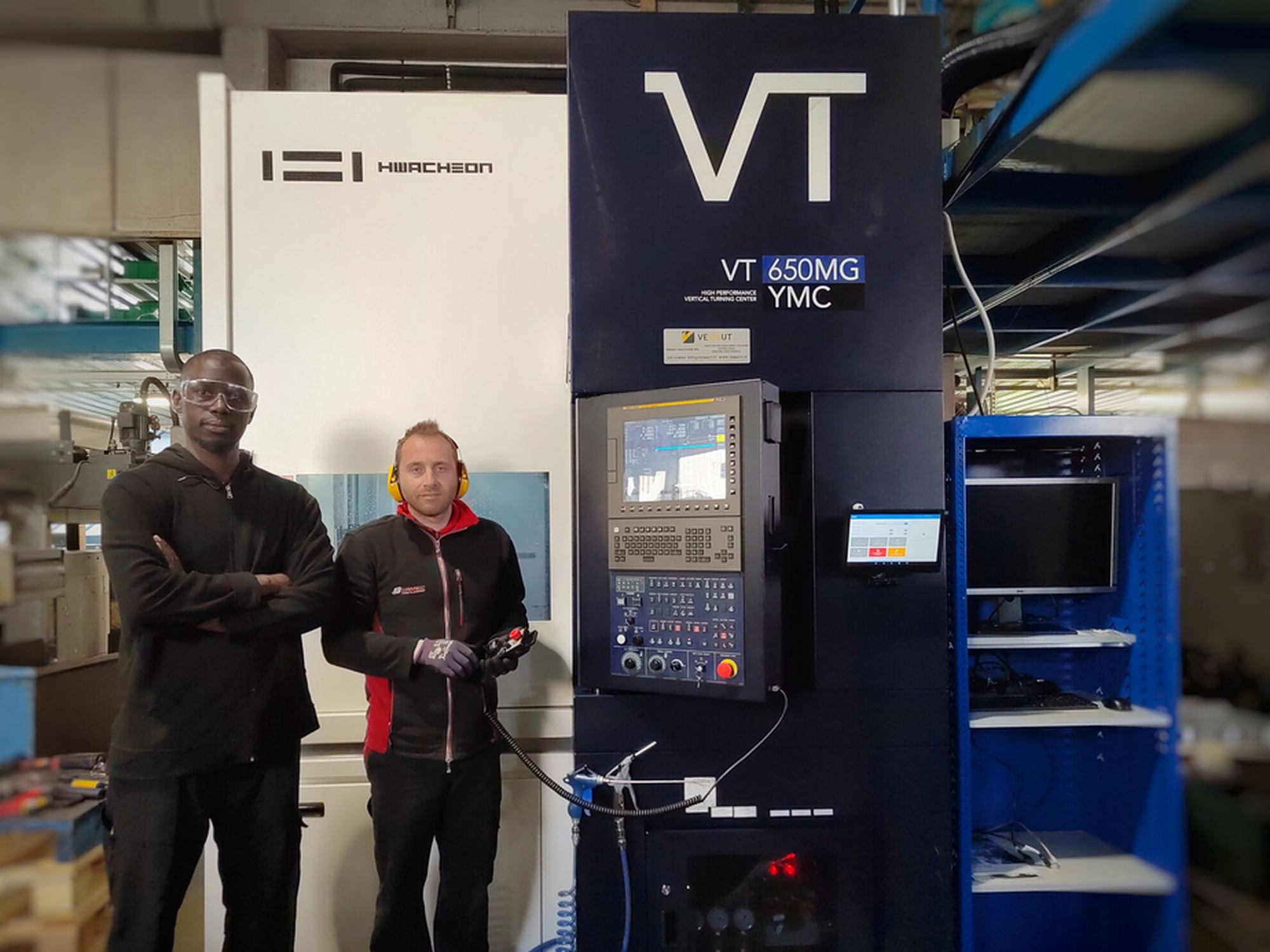 HWACHEON VT-650 YMC offiziell im Betrieb